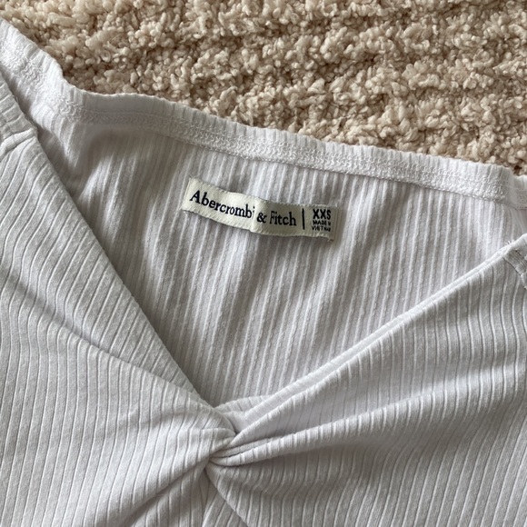 Abercrombie & Fitch Off-The-Shoulder Slim Tee - Picture 2 of 3